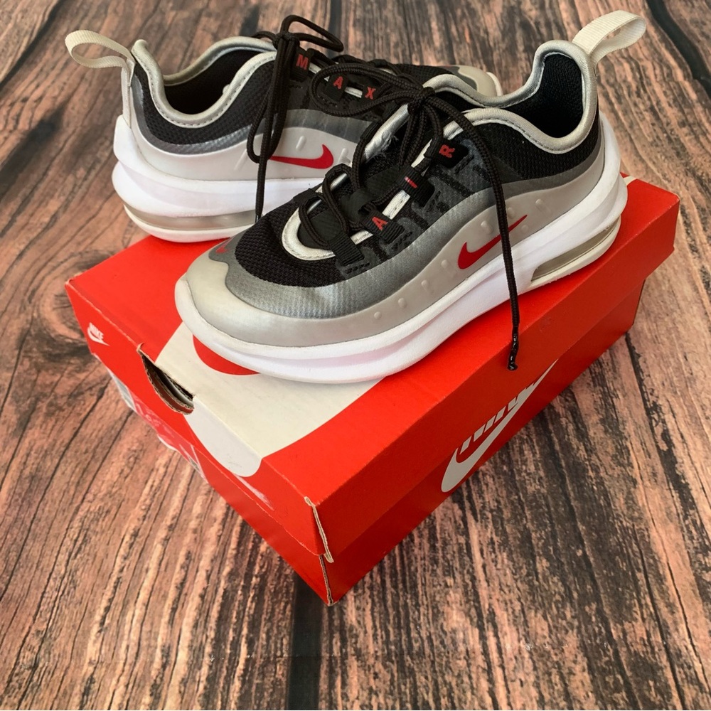 Nike Kids Air Max Sneakers Black and Silver Sz 11 C AH5223-009